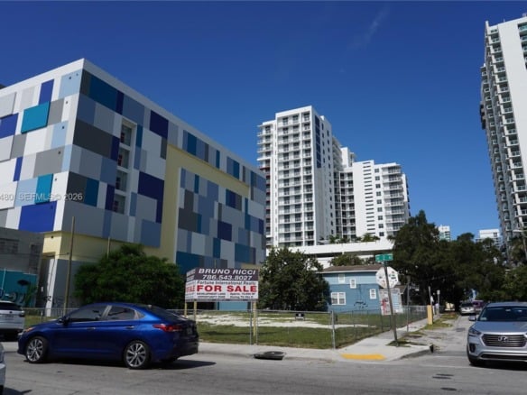 215 NE 25 STREET, Miami FL 33137 — #A11870480