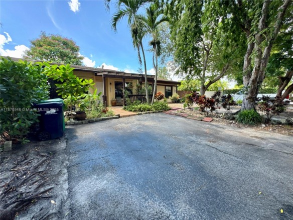 13527 SW 101st Ln, Miami FL 33186 — #A11870548