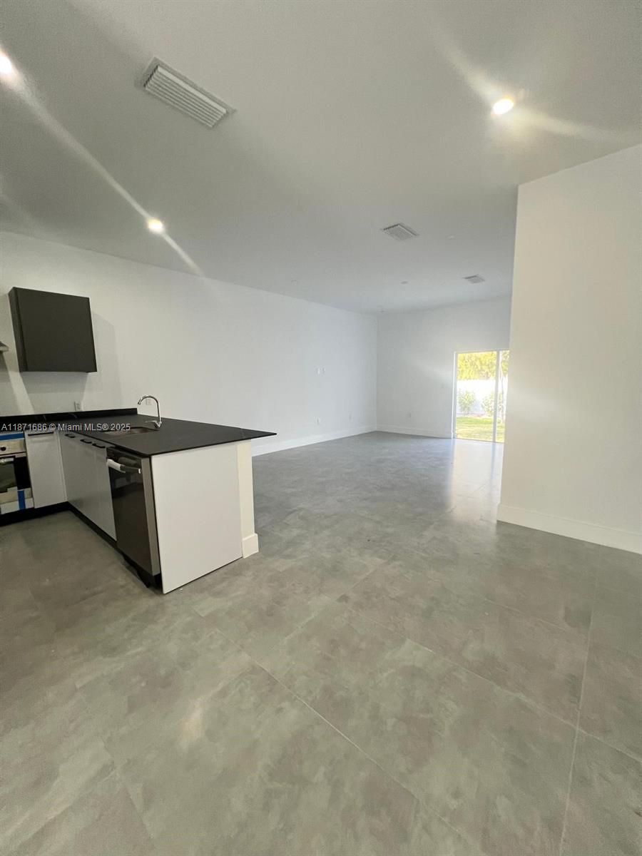 2421 NW 23rd Ln, Fort Lauderdale FL 33311 — #A11871686