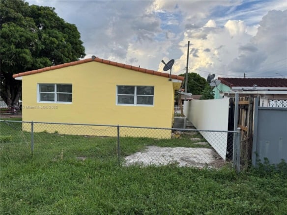 685 SE Park Dr, Hialeah FL 33010 — #A11871736