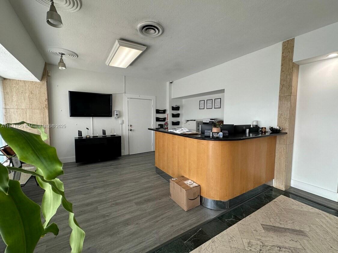 6dd28e9b-7467 2116 N Dixie Hwy, Hollywood FL 33020 — #A11871825
