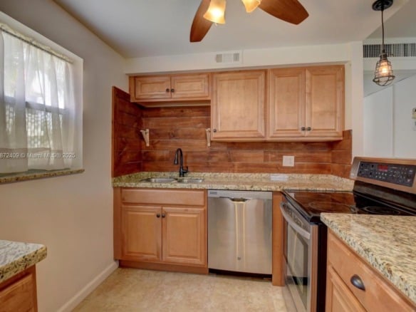 21 Saxony A # 21, Delray Beach FL 33446 — #A11872409