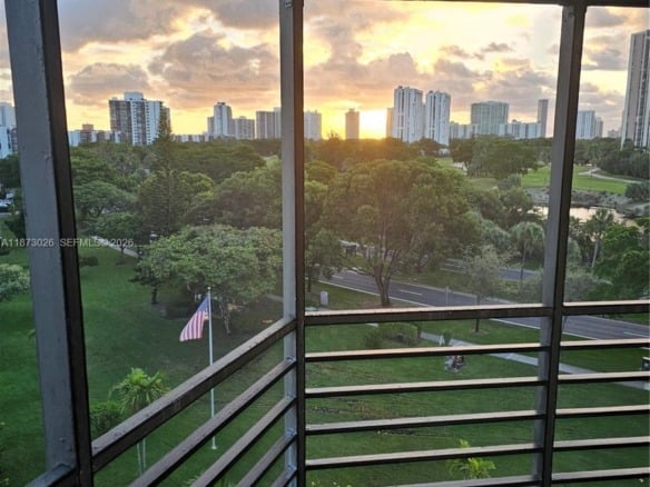 20400 W Country Club Dr # 711, Aventura FL 33180 — #A11873026