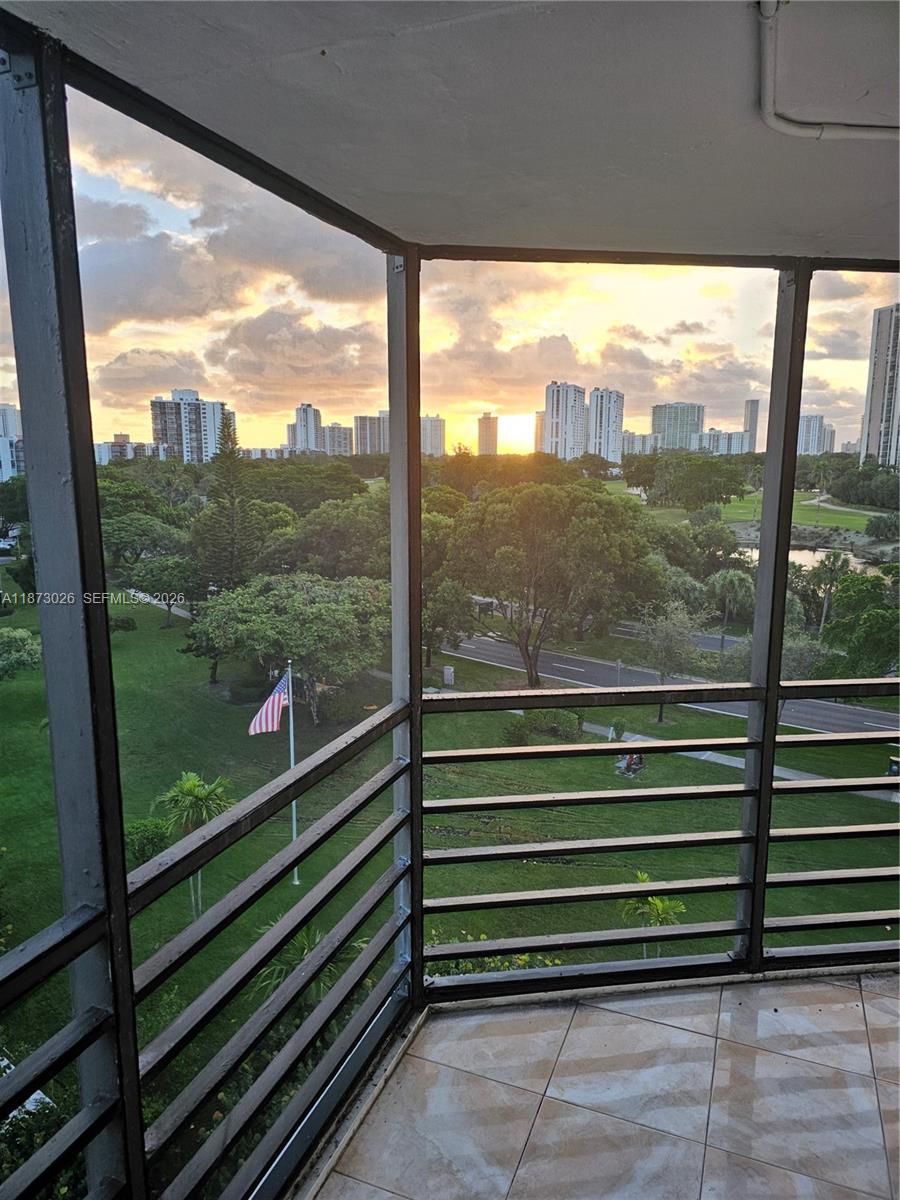 6dd28e9b-7523 20400 W Country Club Dr # 711, Aventura FL 33180 — #A11873026