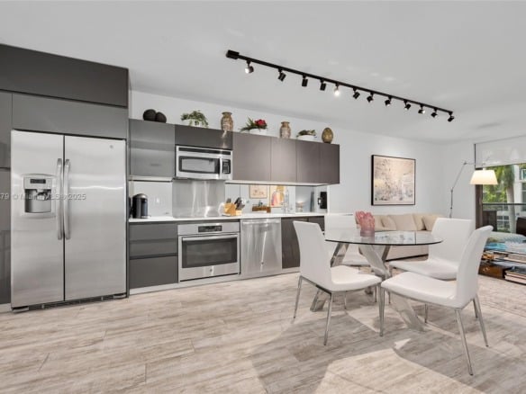 31 SE 6th St # 304, Miami FL 33131 — #A11873279