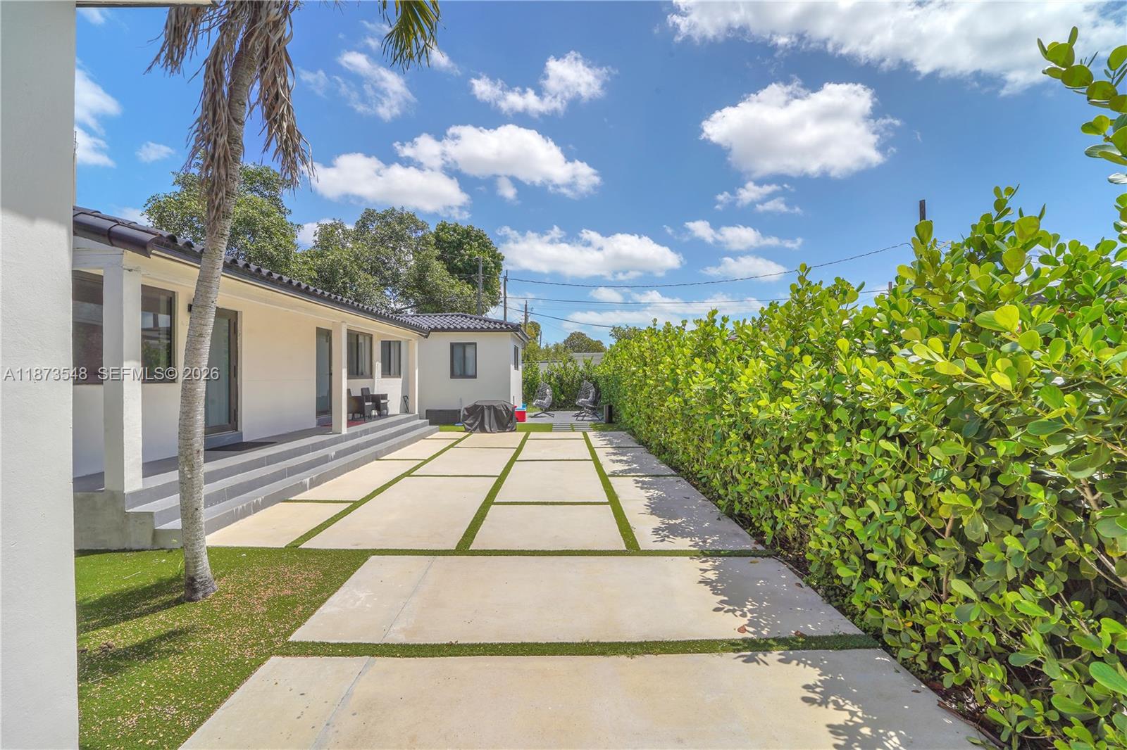 6dd28e9b-7553 621 SW 33RD AVENUE, Miami FL 33135 — #A11873548