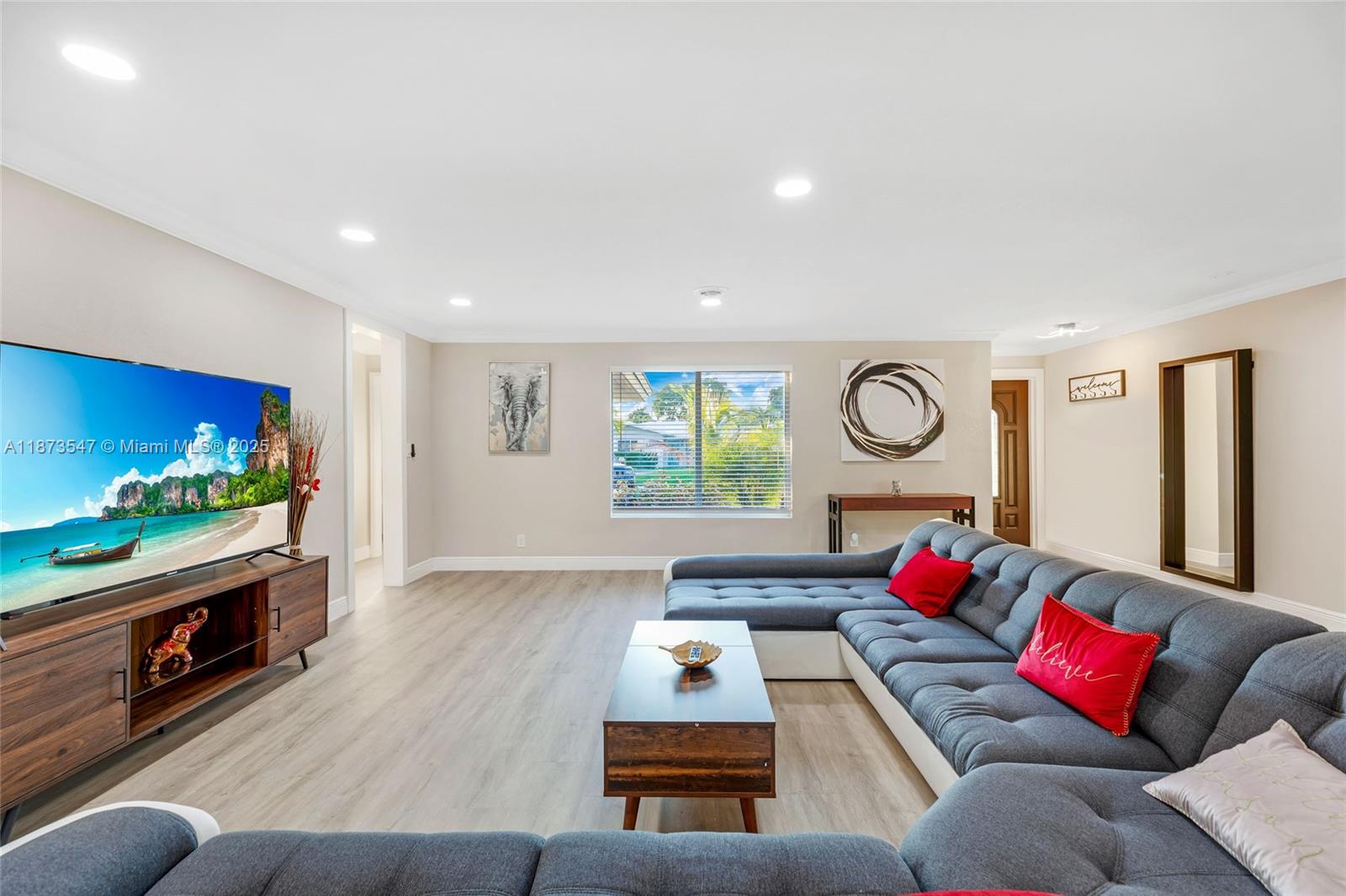 6dd28e9b-7554 5740 NE 19th Ave, Fort Lauderdale FL 33308 — #A11873547