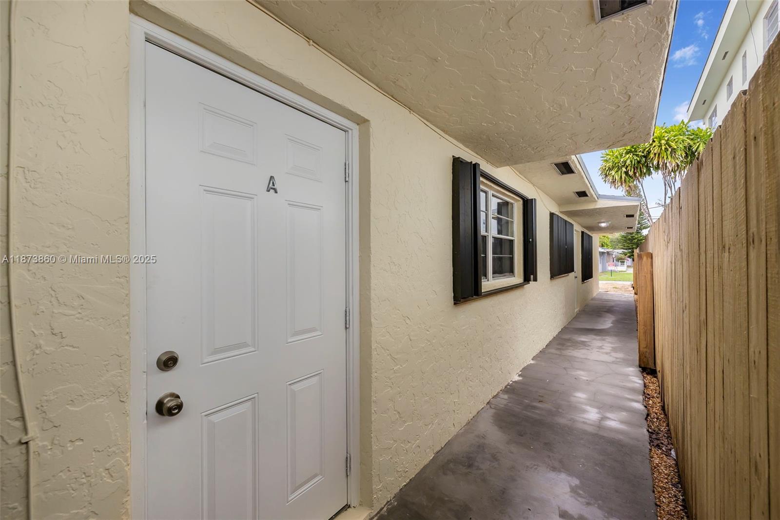2033 Dewey St, Hollywood FL 33020 — #A11873860