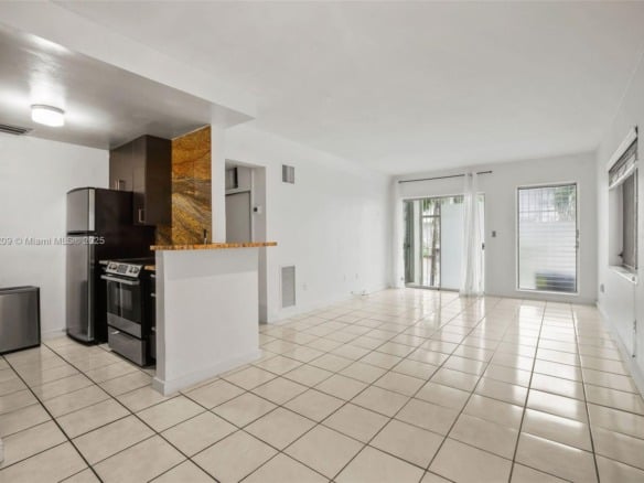 641 Espanola Way # 3, Miami Beach FL 33139 — #A11874209