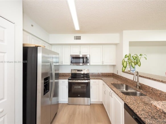 1155 Brickell Bay Dr # 609, Miami FL 33131 — #A11874446