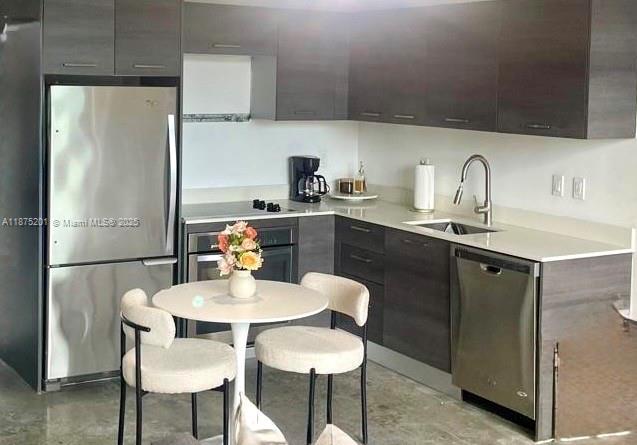 637