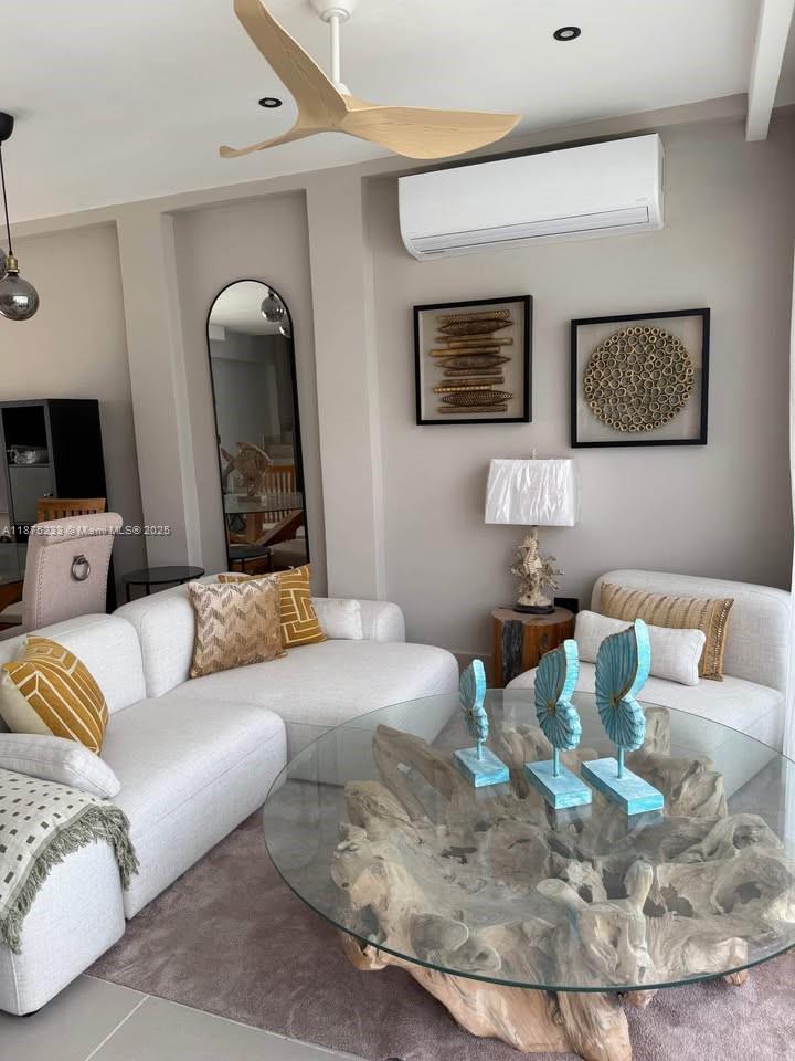 6dd28e9b-7624 Listing #A11875233