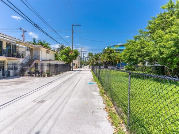 918 4th St, Miami Beach FL 33139 — #A11875710