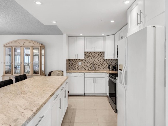 20401 NE 30th Ave # 8, Aventura FL 33180 — #A11876910