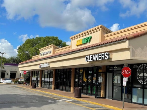 18606 NW 67th Avenue, Hialeah FL 33015 — #F10337475