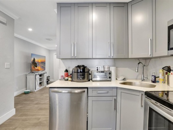 2609 NW 9th Avenue, Wilton Manors FL 33311 — #F10410104