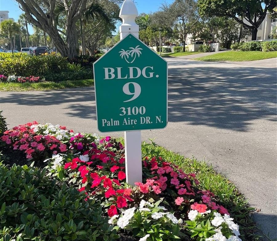 900
