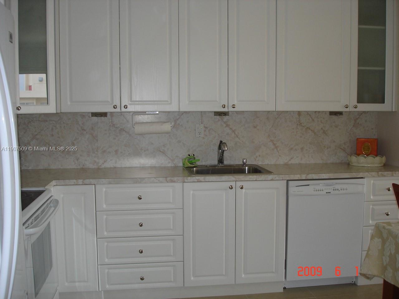 6dd28e9b-799 18061 Biscayne Blvd, Aventura FL 33160 — #A11907509