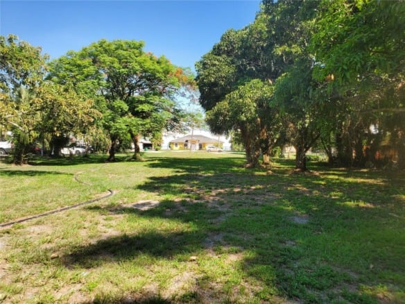 1697 E Main St, Pahokee FL 33476 — #F10447625