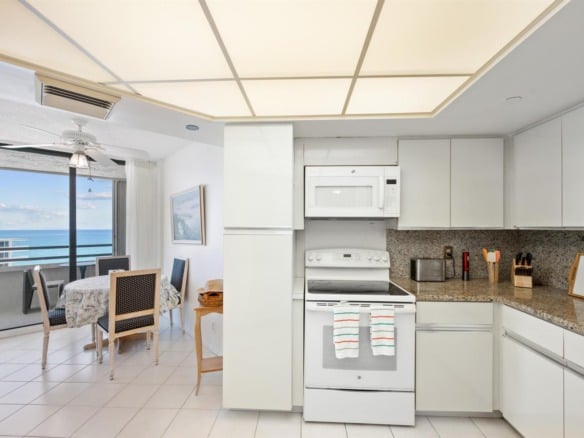 3560 S Ocean Boulevard # 6, South Palm Beach FL 33480 — #R11002312