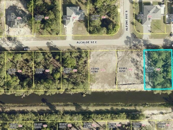934 Alcalde Street E, Lehigh Acres FL 33974 — #R11008578