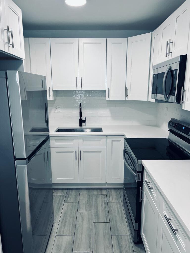6dd28e9b-8132 930 N 14th Court, Hollywood FL 33020 — #R11013720