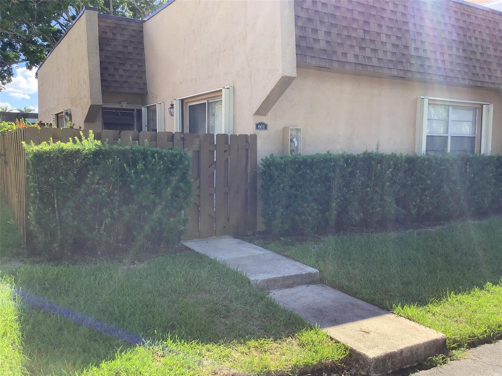 CREATOR: gd-jpeg v1.0 (using IJG JPEG v62), quality = 90 3581 NW 95th Terrace # 601, Sunrise FL 33351 — #F10457517