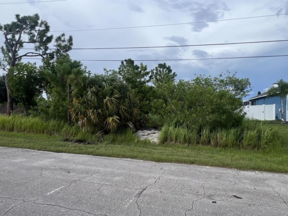 2607 SW Fair Isle Road, Port St. Lucie FL 34987 — #R11015683
