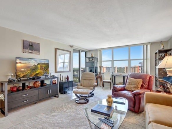 3015 N Ocean Boulevard # 17b, Fort Lauderdale FL 33308 — #R11016882