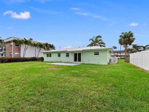 1154 Bayshore Drive, Fort Pierce FL 34949 — #R11033615