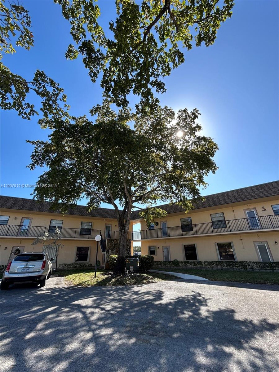 200 Berkley Rd # 113, Hollywood FL 33024 — #A11907011