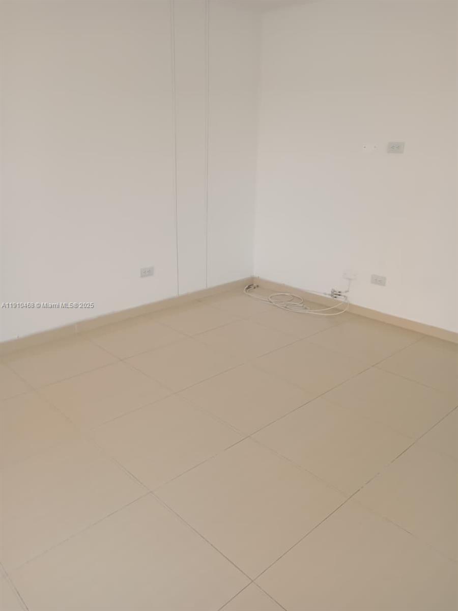 6dd28e9b-867 Calle 2 Oeste #24A174 Miraflor # 101, 00000 — #A11910468