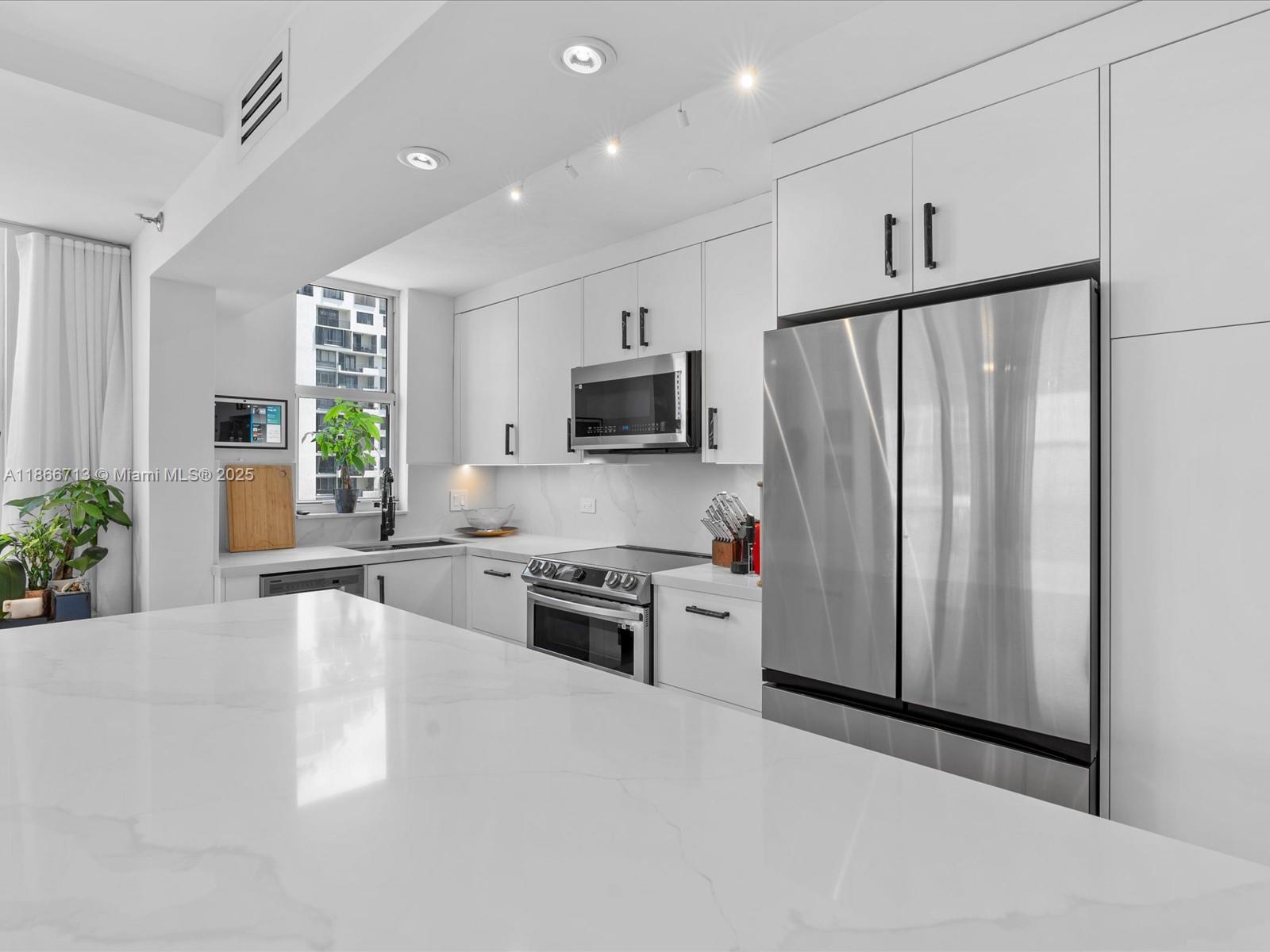 770 Claughton Island Dr # 701, Miami FL 33131 — #A11866713