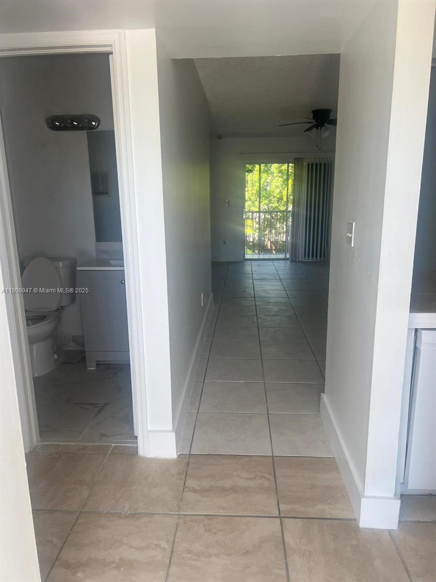 6dd28e9b-893 438 NE 210th Cir Ter # 4B, Miami FL 33179 — #A11909947