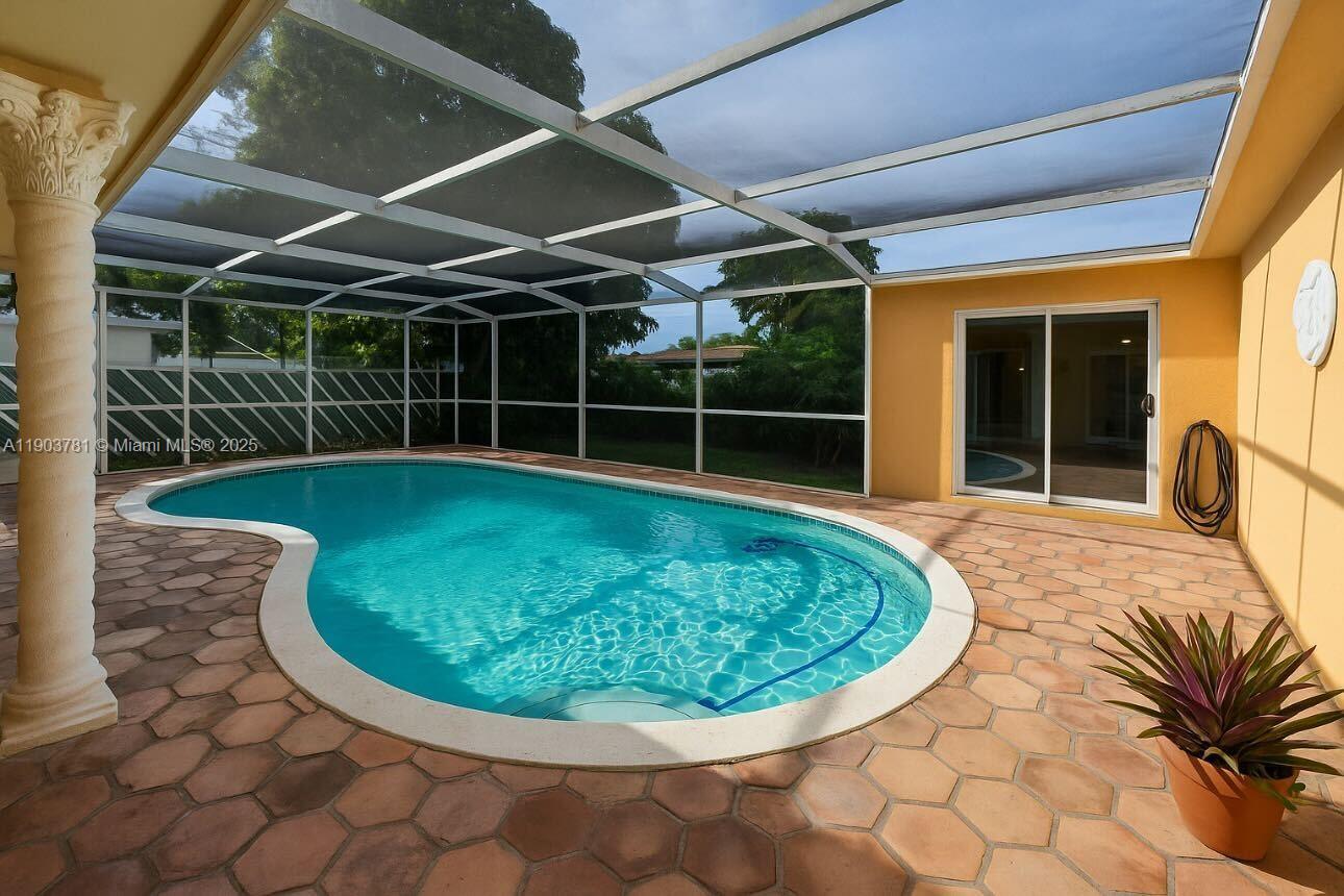 83dcefb7-1011 6391 SW 34th St, Miramar FL 33023 — #A11903781