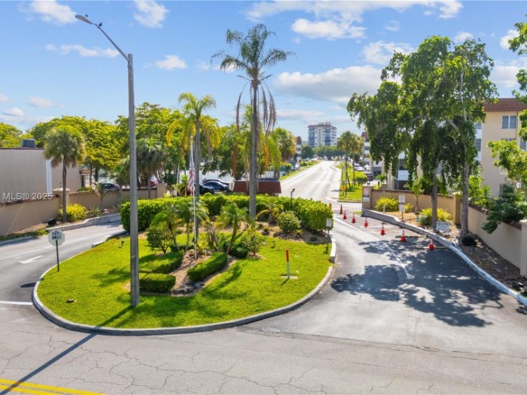 4088 Inverrary Dr # 11F, Lauderhill FL 33319 — #A11853660