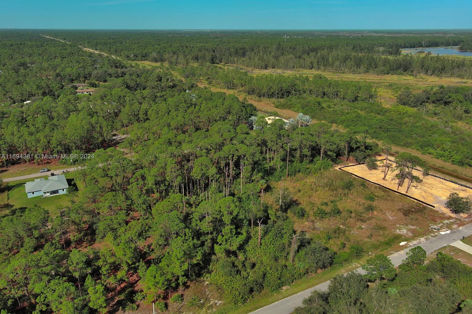 83dcefb7-1036 1515 Glenn Ave, Lehigh Acres FL 33972 — #A11694381