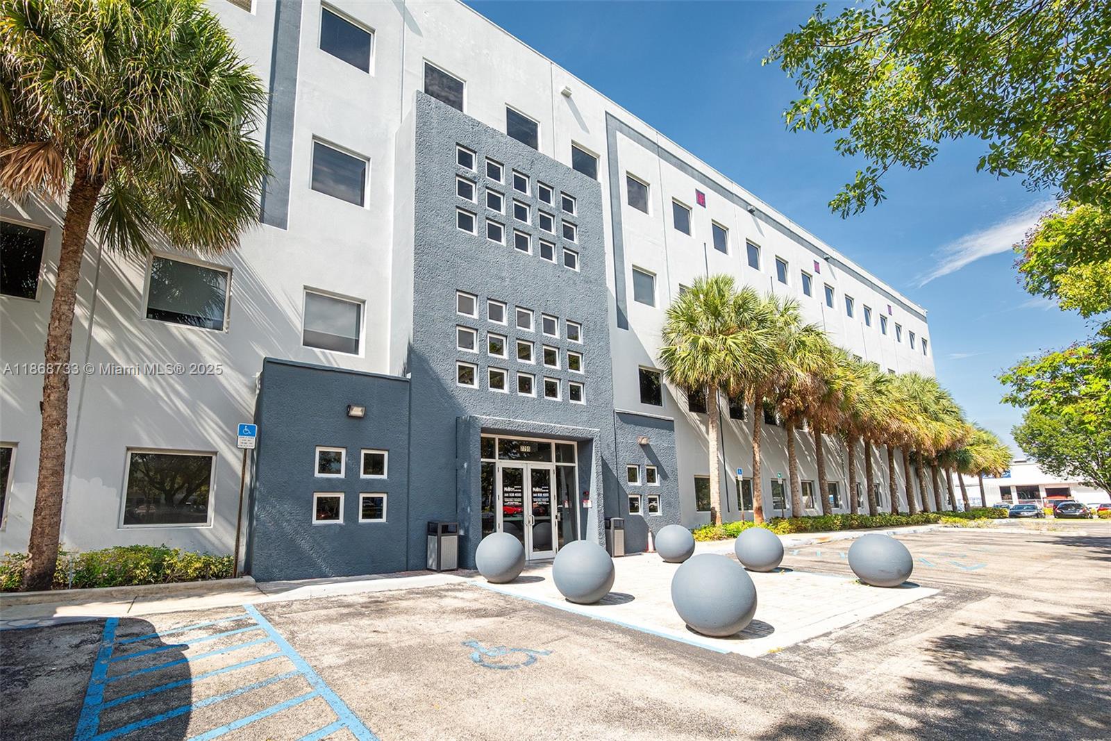 83dcefb7-1125 7791 NW 46th St # 428, Doral FL 33166 — #A11868733