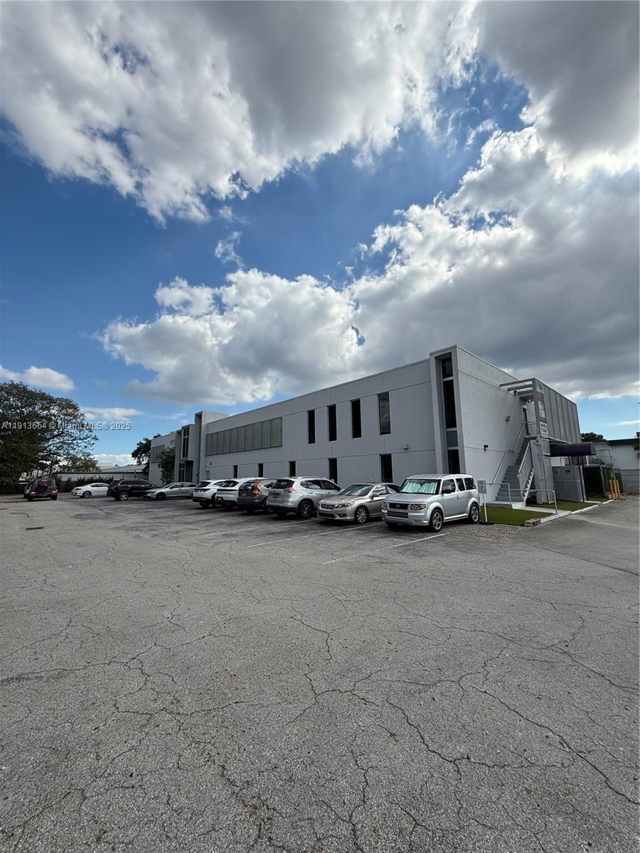83dcefb7-1144 9450 SW 72nd St, Miami FL 33173 — #A11913654