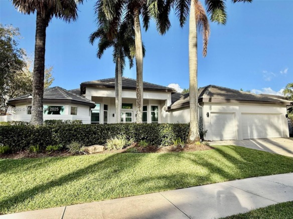 2523 Montclaire Cir, Weston FL 33327 — #A11859560