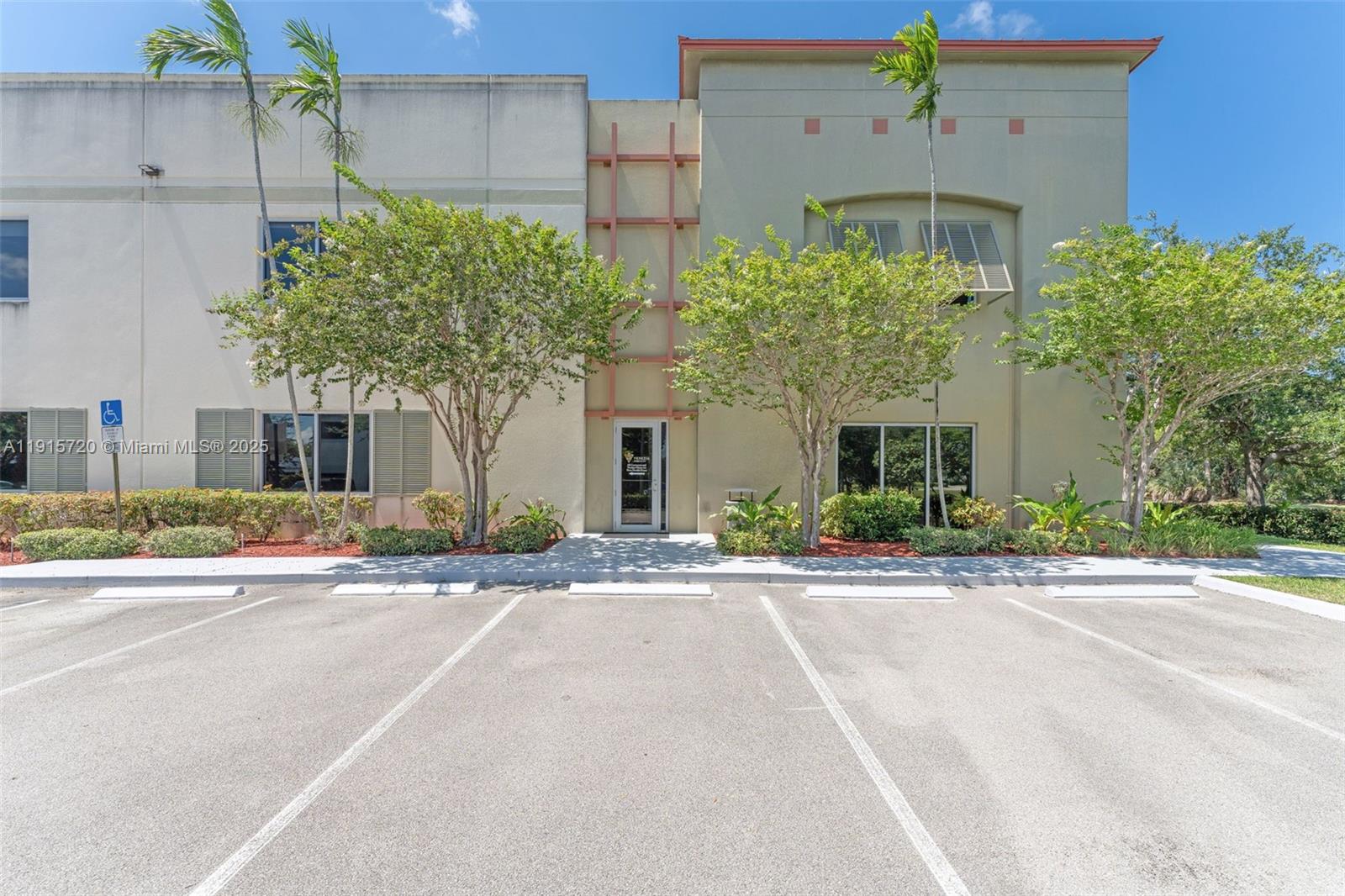 83dcefb7-1199 6850 Lyons Technology Cir, Coconut Creek FL 33073 — #A11915720