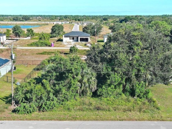 341 Ranchito Ave, Lehigh Acres FL 33974 — #A11916738