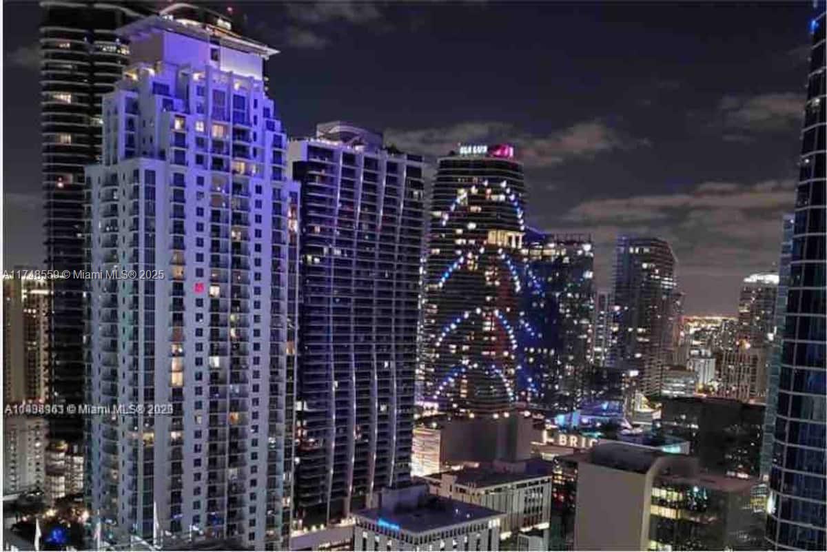 1200 Brickell Bay Dr # 3924, Miami FL 33131 — #A11748559