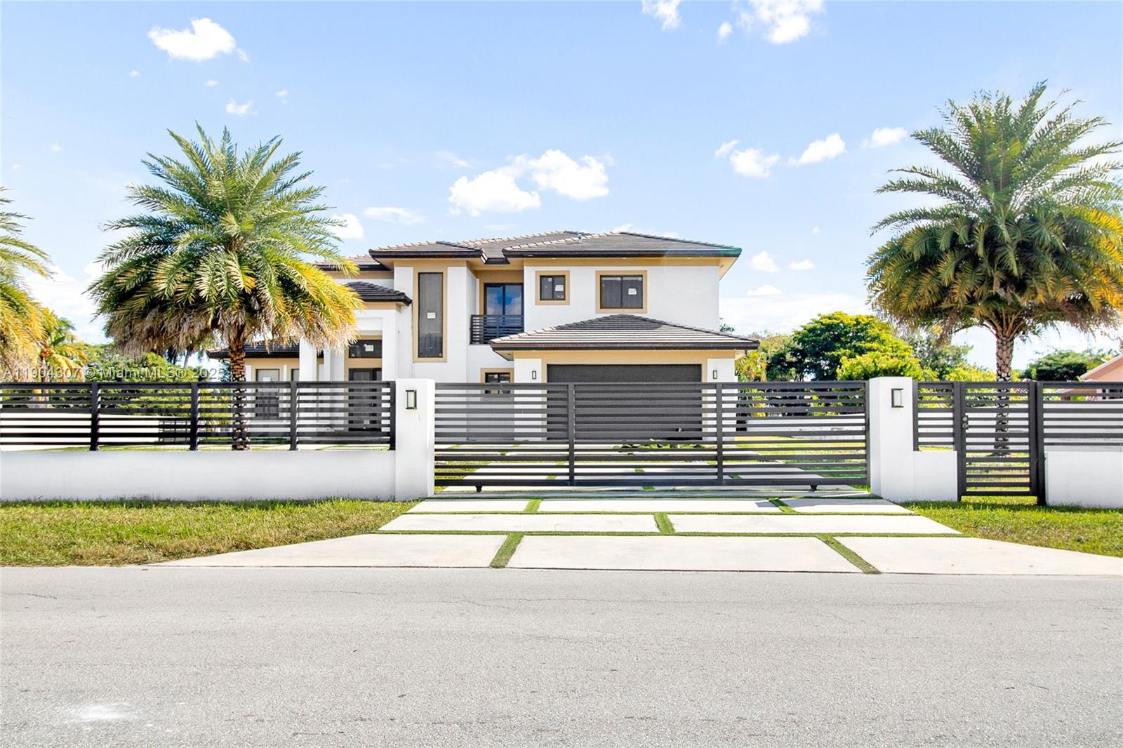 83dcefb7-1346 12890 NW 2nd St, Miami FL 33182 — #A11904307