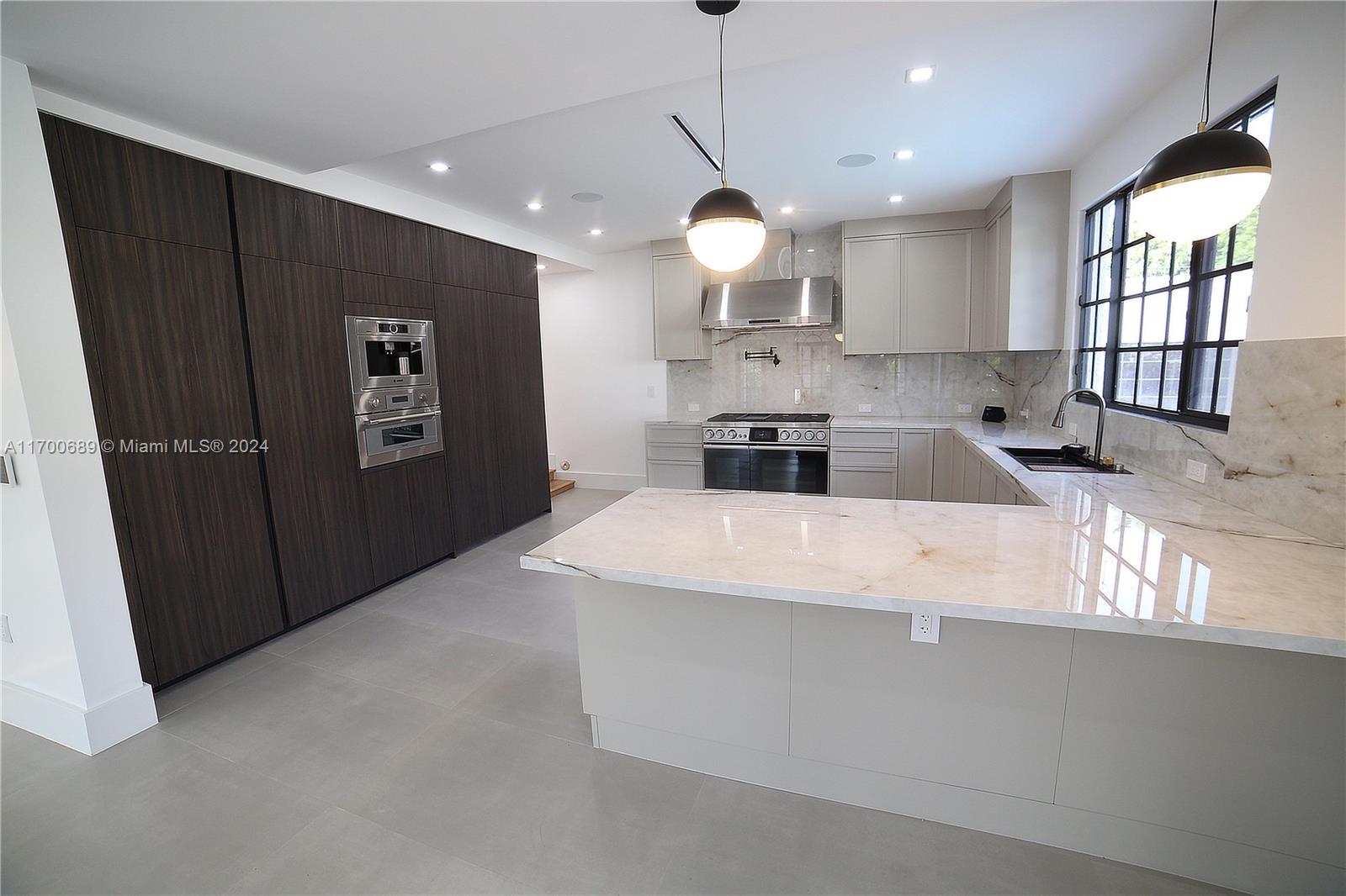 83dcefb7-1425 1345 Hollywood Blvd, Hollywood FL 33019 — #A11700689