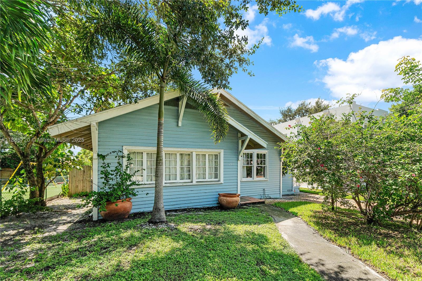 83dcefb7-1435 728 Newark St, West Palm Beach FL 33401 — #A11886720
