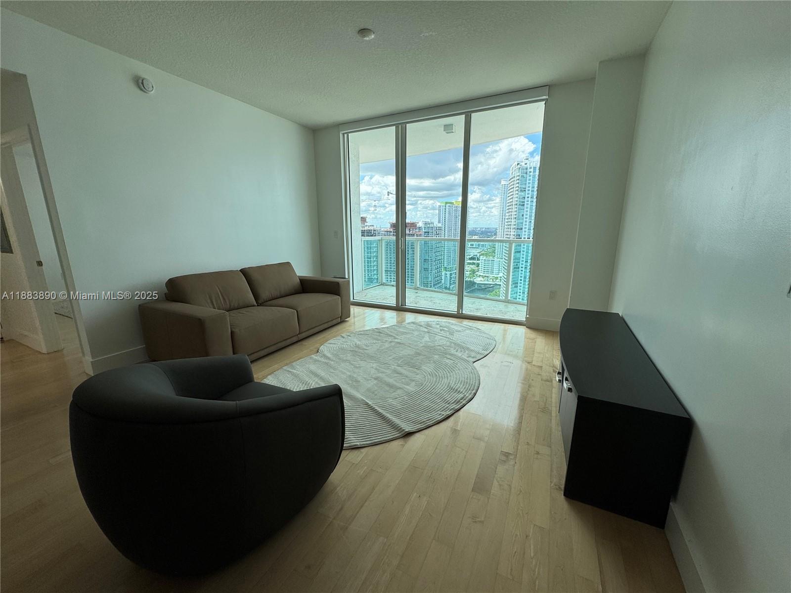 83dcefb7-1439 31 SE 5th St # 3817, Miami FL 33131 — #A11883890