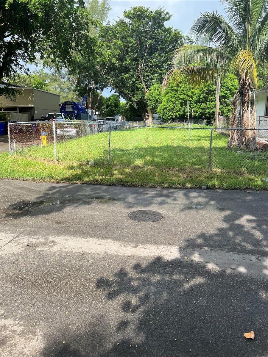 83dcefb7-1464 2499 NE 136th Ln, North Miami Beach FL 33181 — #A11747164