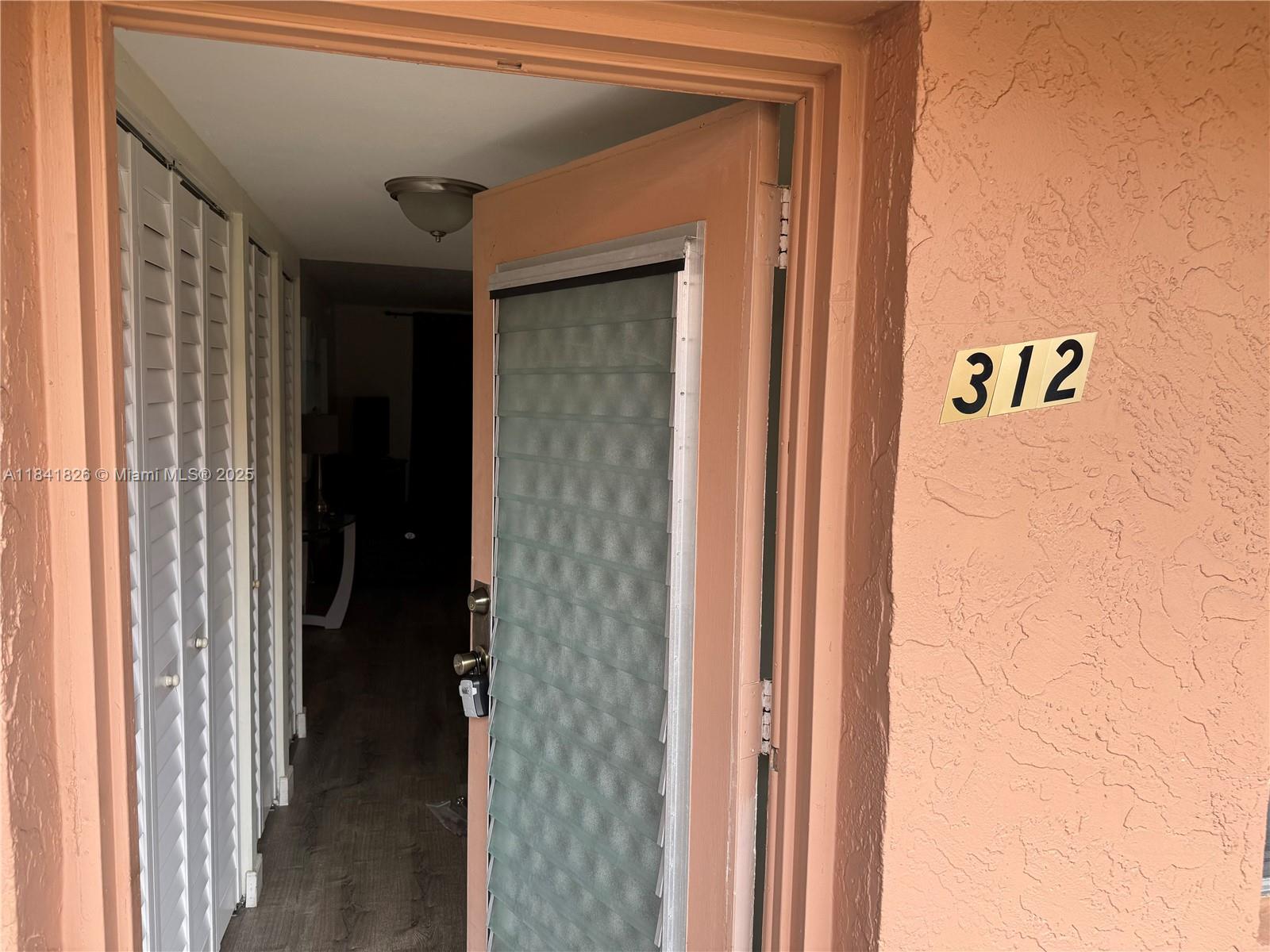 83dcefb7-1469 2841 Somerset Dr # 312, Lauderdale Lakes FL 33311 — #A11841826