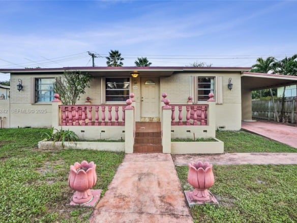 6404 Evans St, Hollywood FL 33024 — #A11924242